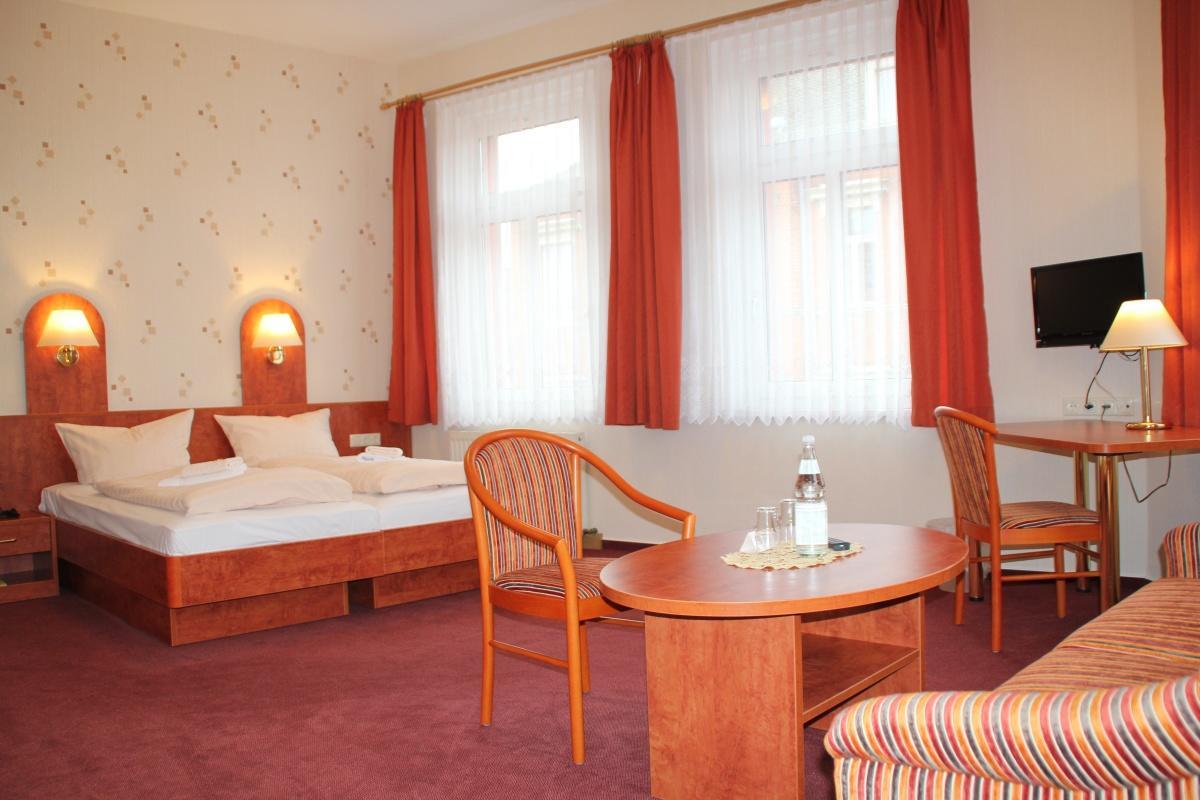 Hotel Thueringer Hof Rudolstadt Bagian luar foto