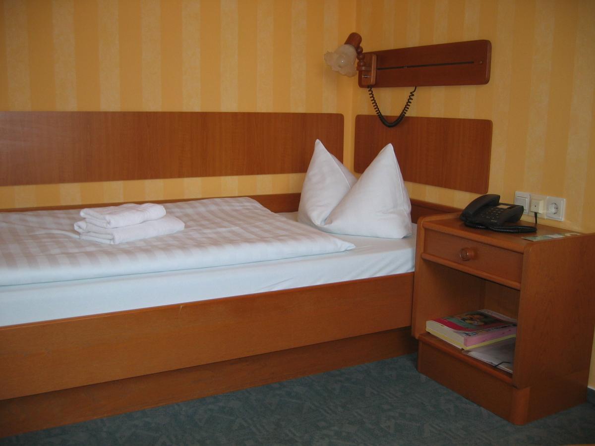 Hotel Thueringer Hof Rudolstadt Bagian luar foto